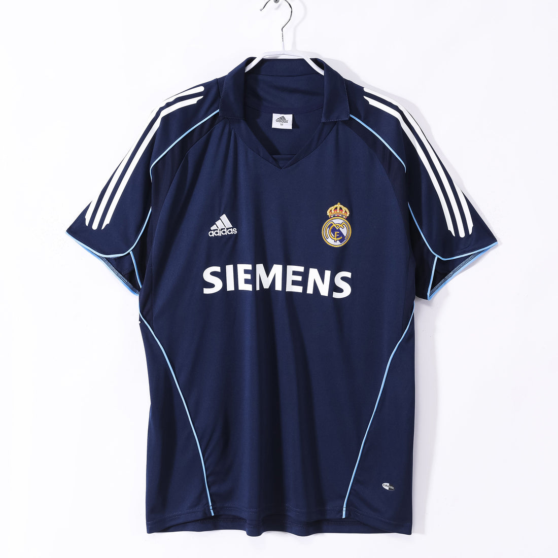 MAILLOT RETRO REAL MADRID EXTERIEUR 2005/2006