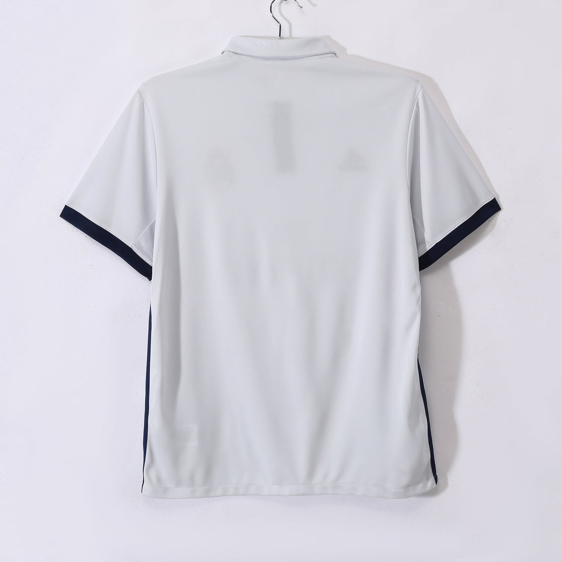 MAILLOT RETRO REAL MADRID DOMICILE 2016/2017